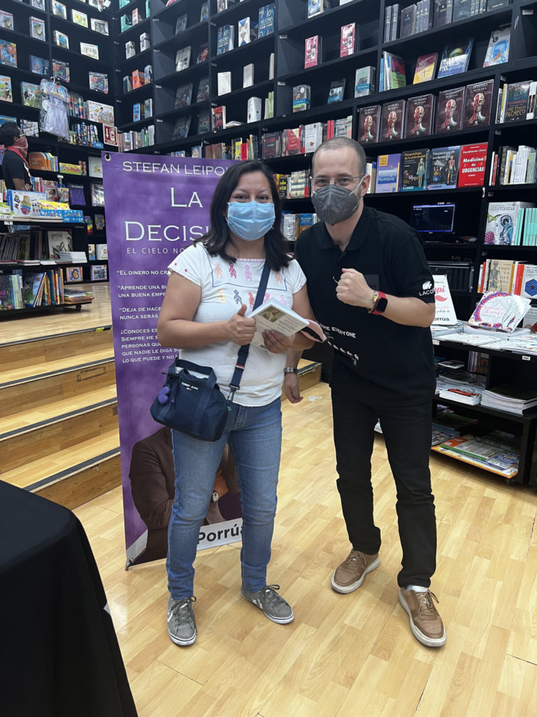 Porrua Book signing Mexico