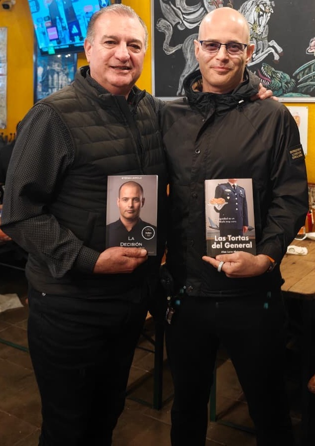 Captain Alan Luna Alatorre Stefan Leipold